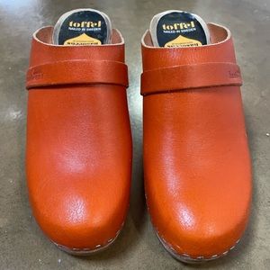 Swedish Hasbeens classic super high orange clogs